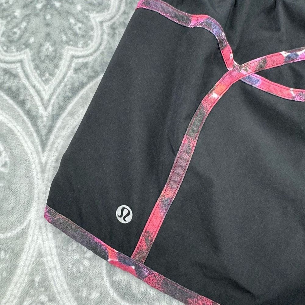Womens Lululemon Tracker Short - Picture 5 of 7